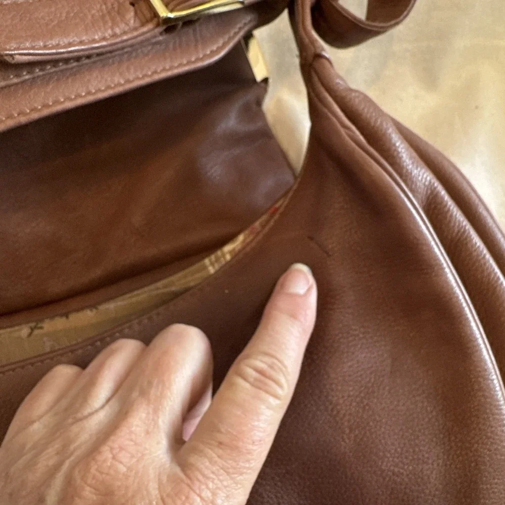 Vtg Y2K Bulga Brown Leather Kisslock Shoulder Bag Purse Satchel Buckle Details